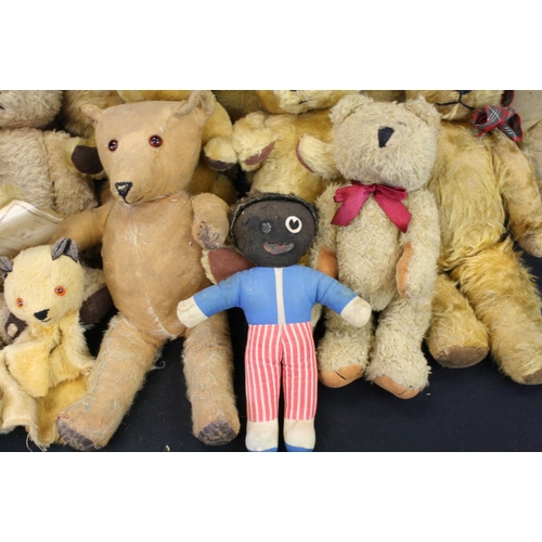 471 - Fifteen Teddy Bears including Dean's Golden Mohair Bear. Limited Edition Lexie Haworth ' Edward Bear... 