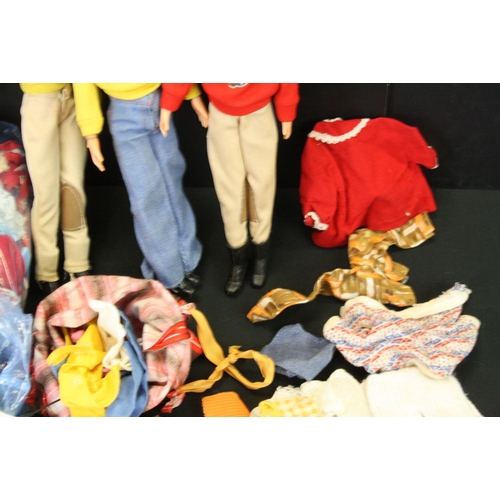 472 - Sindy - Three clothed Sindy Fashion dolls, marked 033055X to neck (including a 2nd gen example), tog... 