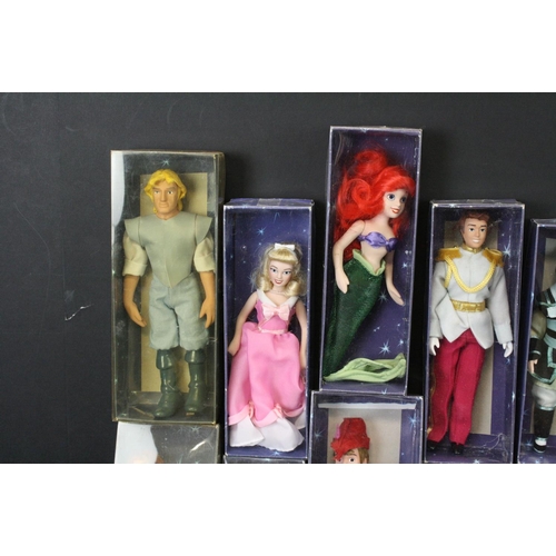 480 - 25 boxed Deagostini ceramic Disney figures to include the Little Mermaid, Beauty and the Beast, Alad... 