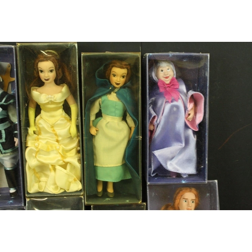 480 - 25 boxed Deagostini ceramic Disney figures to include the Little Mermaid, Beauty and the Beast, Alad... 