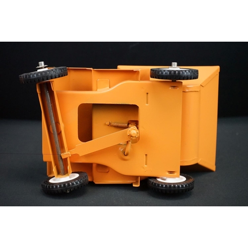 436 - Boxed Sutcliffe Model Trojan Dumper Steel Construction model in orange, ex