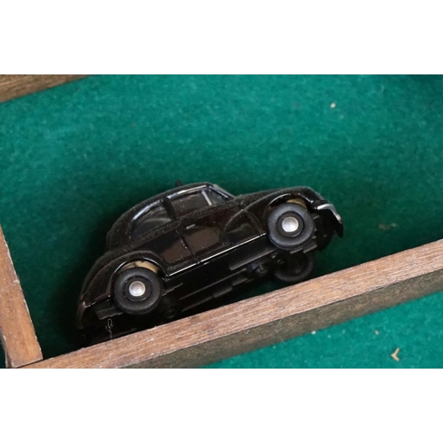 1206 - Over 40 diecast models from the mid 20th C to contemporary examples featuring Matchbox Lesney, Corgi... 