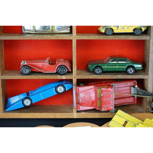 1206 - Over 40 diecast models from the mid 20th C to contemporary examples featuring Matchbox Lesney, Corgi... 