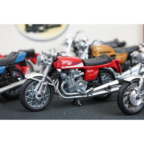 1208 - 12 Diecast model motorbikes featuring Yamaha, Norton, Honda etc plus 9 x boxed diecast models featur... 