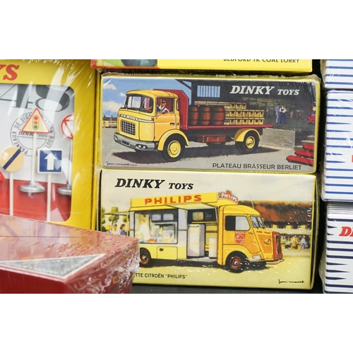 1217 - 21 Boxed & sealed Atlas Editions Dinky diecast models to include 5 x Supertoys (935 Leyland Octopus,... 