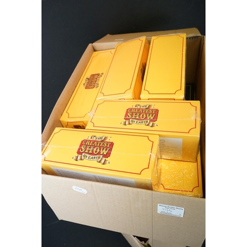 1226 - 29 Boxed Atlas Editions ' The Greatest Show on Earth ' diecast models, mostly in sealed boxes, to in... 