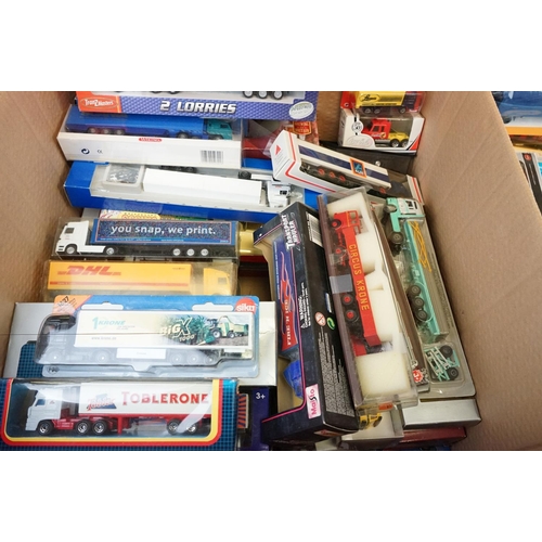 1228 - Around 100 Boxed diecast & plastic model trucks to include Matchbox (featuring Matchbox Convoy), Lle... 