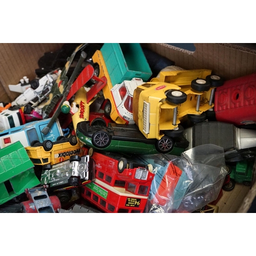 1232 - Quantity of diecast models to include Rio, Corgi, Burago, Matchbox etc, condition varies