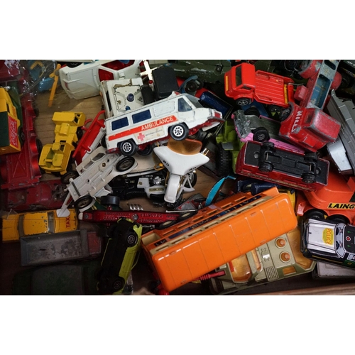 1232 - Quantity of diecast models to include Rio, Corgi, Burago, Matchbox etc, condition varies