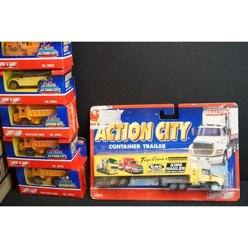 1235 - 31 Boxed / cased diecast models to include 24 x Cararama (VW T1 Pick UP, VW Transporter, Mini Panel ... 