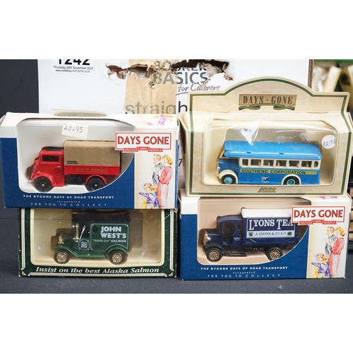 1242 - 46 Boxed Matchbox and Lledo diecast models to include 20 x Matchbox Models of Yesteryear and 26 x Ll... 