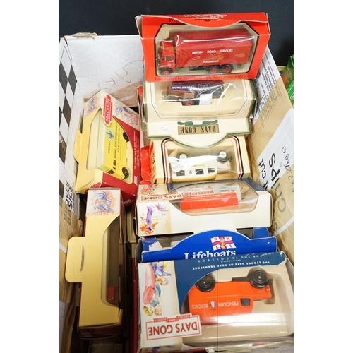 1242 - 46 Boxed Matchbox and Lledo diecast models to include 20 x Matchbox Models of Yesteryear and 26 x Ll... 