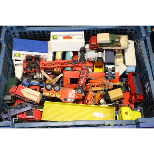 1295 - Over 225 play worn diecast models to include Matchbox, Dinky, Corgi and Maisto, featuring Matchbox B... 