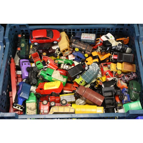 1295 - Over 225 play worn diecast models to include Matchbox, Dinky, Corgi and Maisto, featuring Matchbox B... 