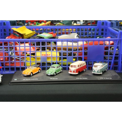 1295 - Over 225 play worn diecast models to include Matchbox, Dinky, Corgi and Maisto, featuring Matchbox B... 