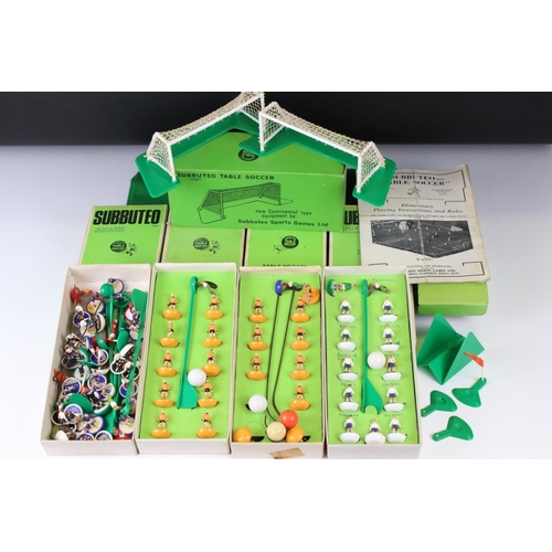 413A - Subbuteo - Collection of HW Subbuteo to include Wolves & Wolves plus various additonal players conta... 