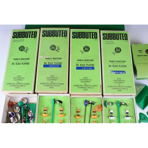 413A - Subbuteo - Collection of HW Subbuteo to include Wolves & Wolves plus various additonal players conta... 