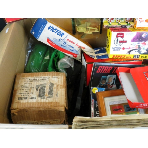 428 - Quantity of mixed toys, books and collectables to include Star Trek & Fireball annuals, boxed Sutcli... 