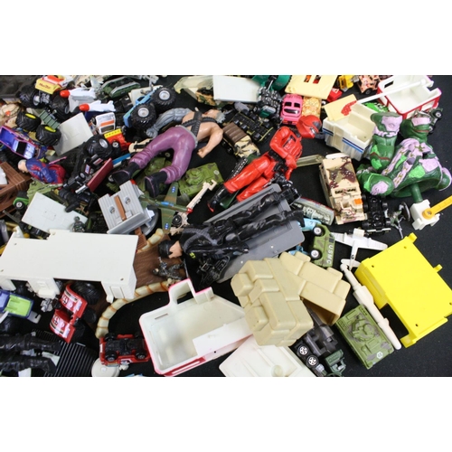 1300 - Collection of mixed figures, Scalextric, etc, to include Galoob Micro Machines to include 11 x Fold ... 