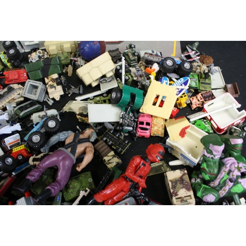 1300 - Collection of mixed figures, Scalextric, etc, to include Galoob Micro Machines to include 11 x Fold ... 