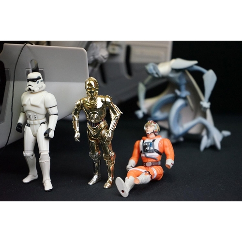 1661 - Star Wars - 15 Original play worn figures to include Stormtrooper, General Madine, Admiral Ackbar, L... 