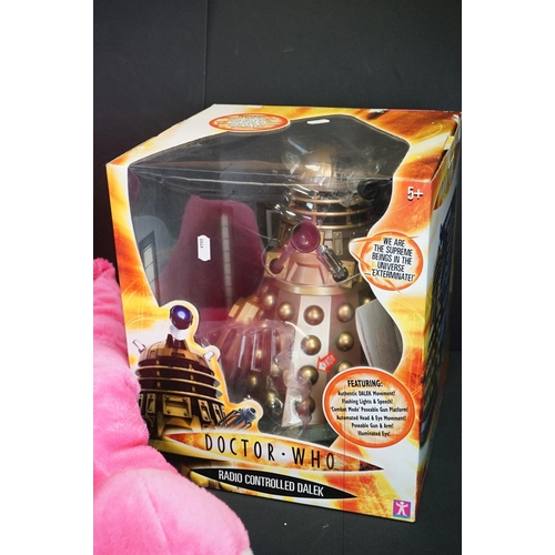 512 - Group of TV related soft toys and collectables to include boxed Character Doctor Who Radio Controlle... 