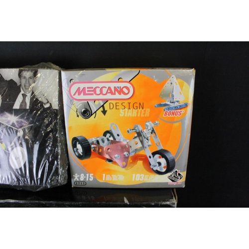 423 - Meccano - Quantity of play worn & part built Meccano including boxed contemporary examples and a mid... 