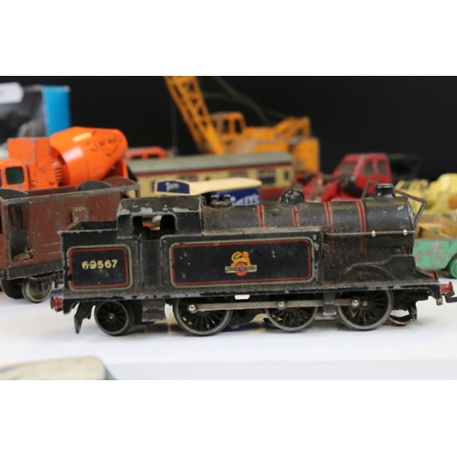 1388 - 21 mid 20th C onwards play worn diecast models to include Dinky, Corgi, Matchbox and Lledo, featurin... 