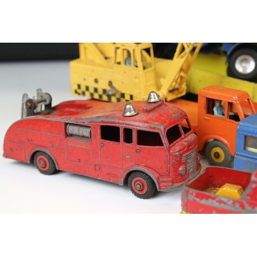 1390 - 22 Mid 20th C diecast models to include Spot On, Dinky & Corgi featuring road and commercial example... 