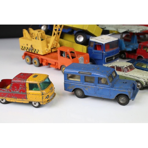 1390 - 22 Mid 20th C diecast models to include Spot On, Dinky & Corgi featuring road and commercial example... 