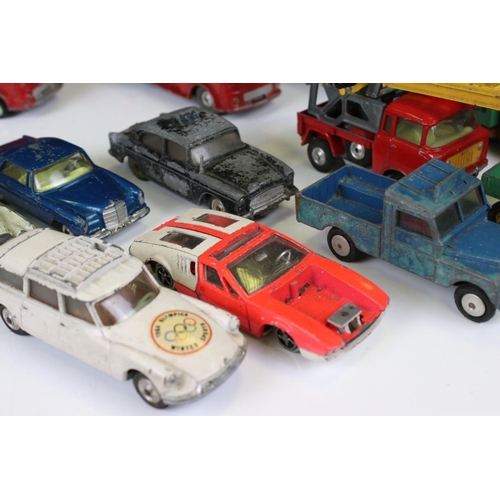 1390 - 22 Mid 20th C diecast models to include Spot On, Dinky & Corgi featuring road and commercial example... 