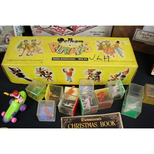 418A - Quantity of vintage toys & games to include boxed Marx Mickey the Muscian, 3 x Wade Whimsies figure ... 