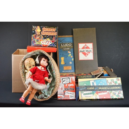 415 - Collection of mixed toys & games to include a mid 20th C West German clockwork wind-up clapping monk... 