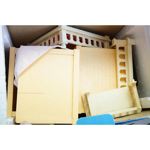 476 - Boxed Tomy Sylvanian Families Deluxe Country Mansion, ref no. 3178, box gd (contents appear gd but u... 