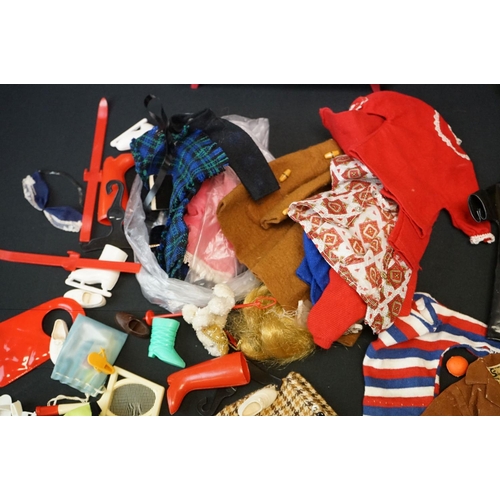 492 - Group of fashion dolls accessories to include 2 x dolls (inc Hasbro), Sindy wardrobe, various clothi... 