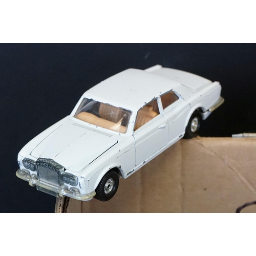 1316 - Collection of play worn diecast models to include Matchbox, Dinky, Lledo and Majorette, featuring Di... 