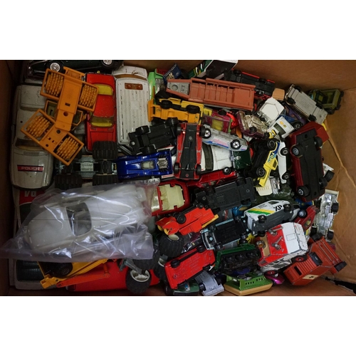 1316 - Collection of play worn diecast models to include Matchbox, Dinky, Lledo and Majorette, featuring Di... 