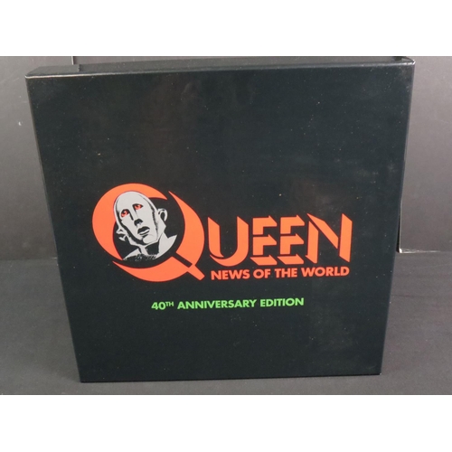 389 - CD / DVD / Vinyl - Queen News of the World 40th Anniversary Box Set, vg