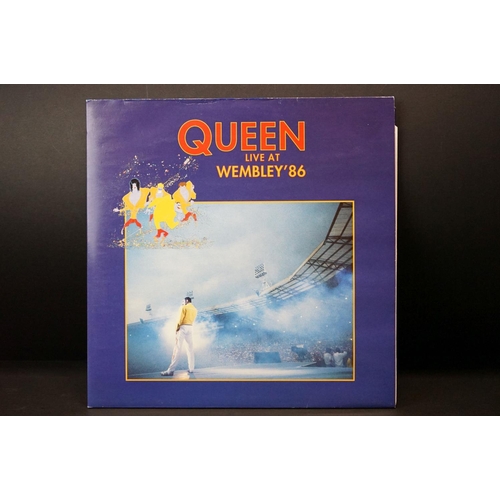 20 - Vinyl - 2 Queen LPs to include Innuendo PCSD 115 sleeve Vg+ vinyl Ex, and Live At Wembley 86 PCSP 72... 