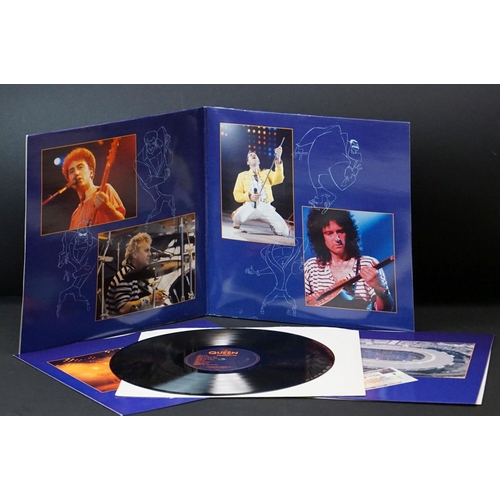 20 - Vinyl - 2 Queen LPs to include Innuendo PCSD 115 sleeve Vg+ vinyl Ex, and Live At Wembley 86 PCSP 72... 