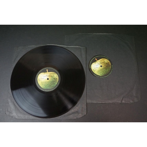 5 - Vinyl - The Beatles White Album PMC 7067/8 mono No. 0109986, top opener, black inners, 1 poster and ... 