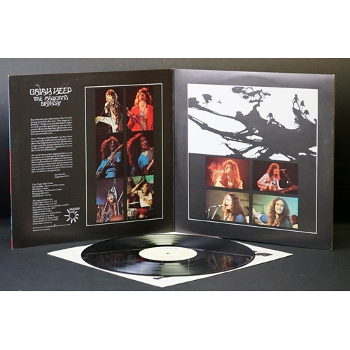 90 - Vinyl - 2 Uriah Heep LPs to include The Magicians Birthday (ILPS 9213) bronze label, gatefold sleeve... 