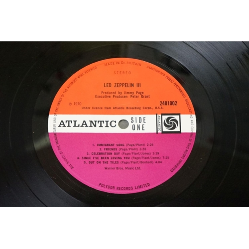 94 - Vinyl - 5 Led Zeppelin LPs to include One (K40031) green and orange labels, Two (588198) plum labels... 