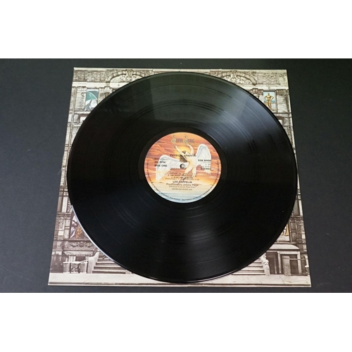 94 - Vinyl - 5 Led Zeppelin LPs to include One (K40031) green and orange labels, Two (588198) plum labels... 