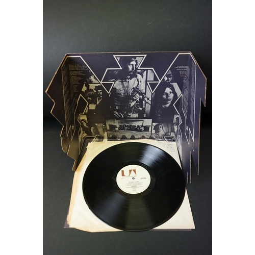 148 - Vinyl - 3 Hawkwind LPs to include Roadhawks (UAK 29919) Vg+/Vg+, In Search Of Space (UAG 2920) sleev... 