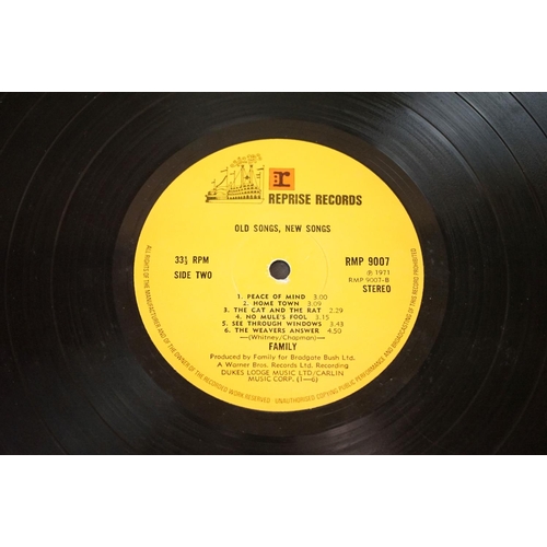 151 - Vinyl - 4 Family LPs to include Family Entertainment (RSLP 6340) with poster & lyric sheet Ex/Ex, Be... 