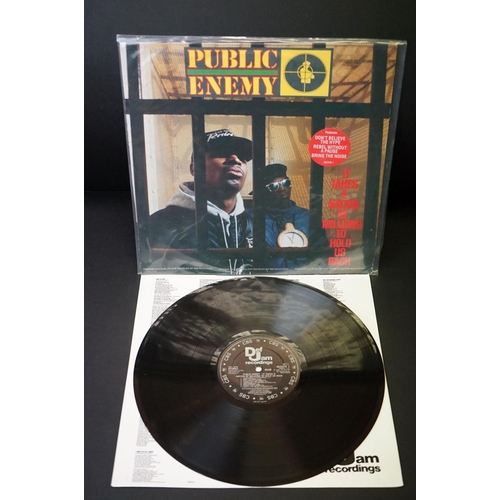 471 - Vinyl - Three Hip Hop LPs to include 2 x Snopp Dogg ( Doggystyle DRS1255002 & Tha Doggfather DROW117... 