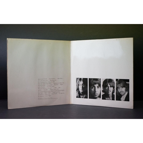 59 - Vinyl - The Beatles White Album LP No.152545 side loader, white inners, 4 photos, poster.  Sleeve Vg... 