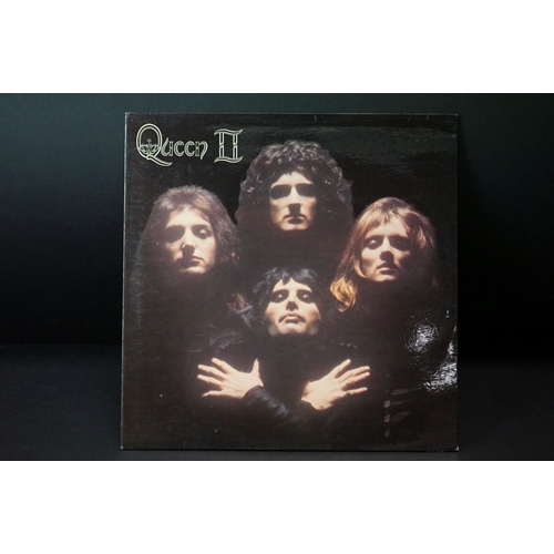 70 - Vinyl - 4 Queen LPs to include Queen 2, A Day At The Races, A Night At The Opera, Sheer Heart Attack... 