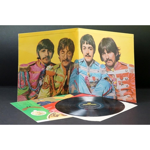 168 - Vinyl - 4 The Beatles early stereo pressing LPs to include Rubber Soul (PCS 3075) The Grampohone Co ... 